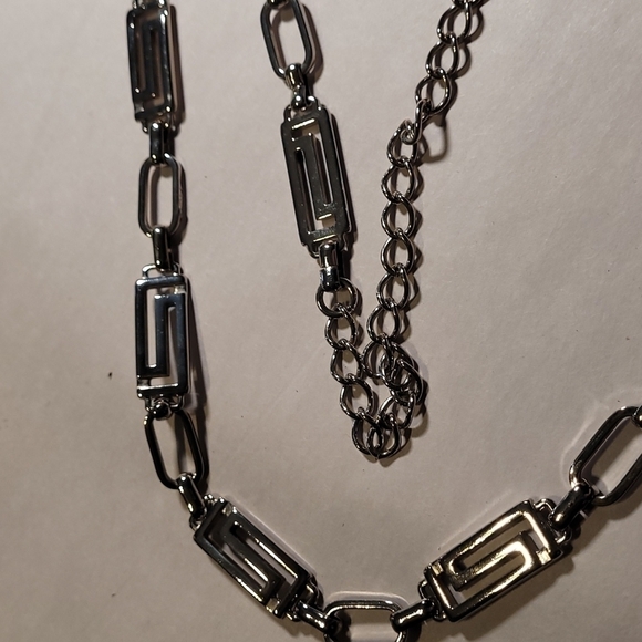 Women's Silvertone Fashion Belt - Picture 3 of 6